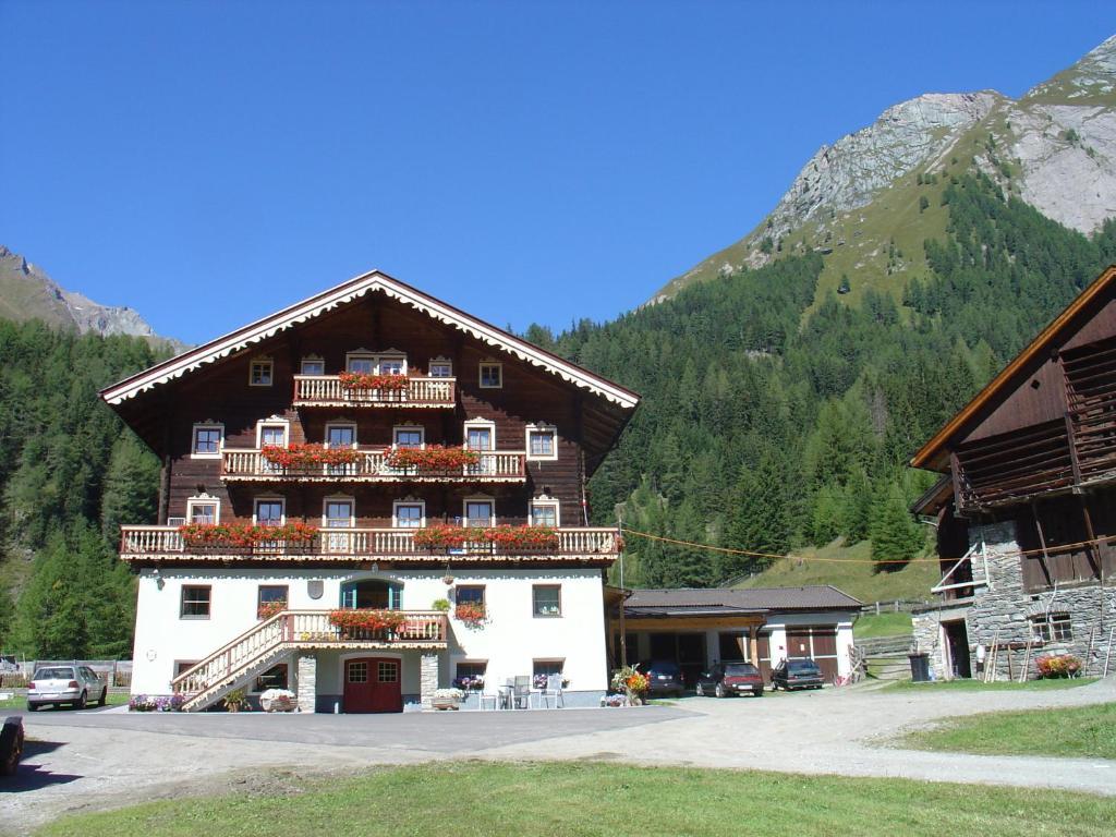 Hotel Landhaus Taurer Kals-am Großglockner Exterior foto