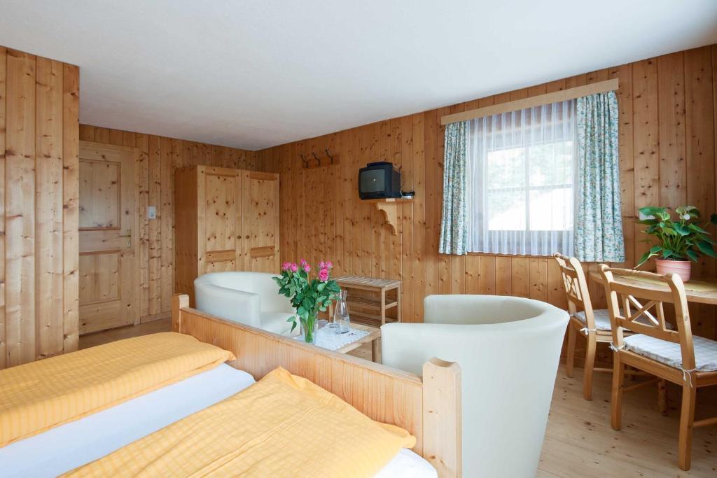 Hotel Landhaus Taurer Kals-am Großglockner Zimmer foto